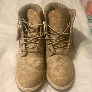 Women’s Timberland Floral Boots size 9